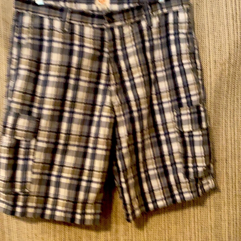 Docker Men’s  Plaid Shorts W/ Cargo Style Pockets